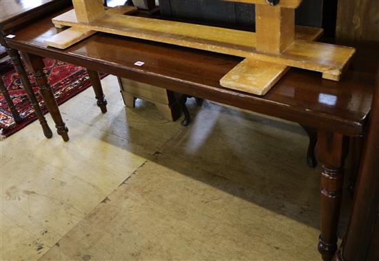 Victorian mahogany butlers table